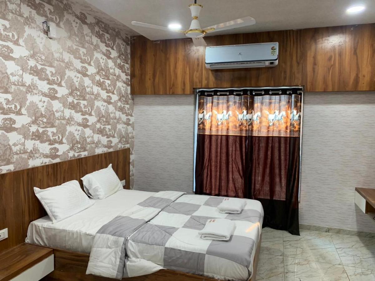 Kesar Hotel Viramgam Exterior photo